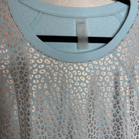 Zuda Foil Printed Baby Blue Pullover with Rose Gold Animal Detail XL - Picture 5 of 15